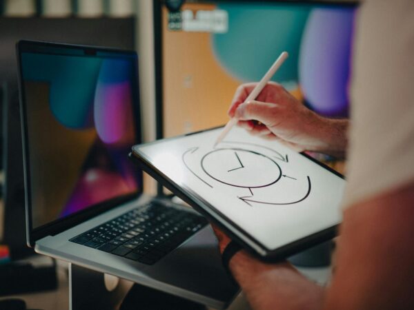 Perbedaan DKV, Multimedia, dan RPL: Jangan Salah Pilih Jurusan!